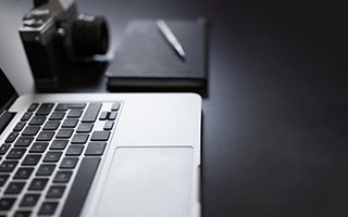 51爆料深度揭秘：真相风波背后，神秘人在公司会议室的角色罕见令人意外